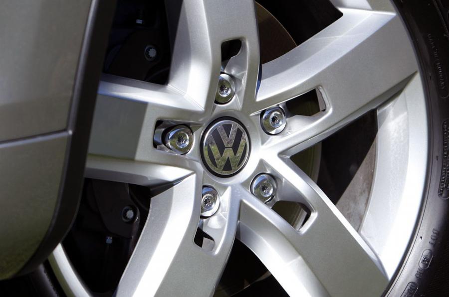  Volkswagen Touareg Hybrid 2011 года  (фото 37 из 49)